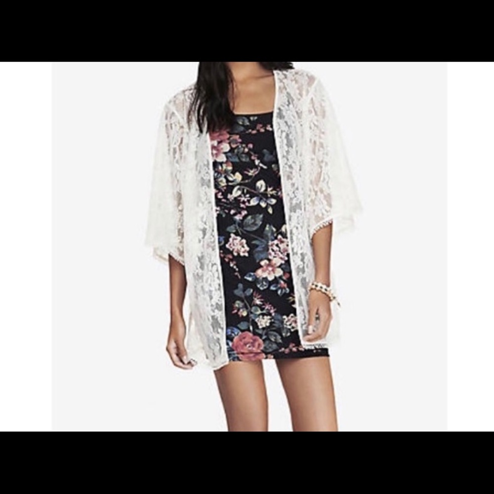 Express lace kimono